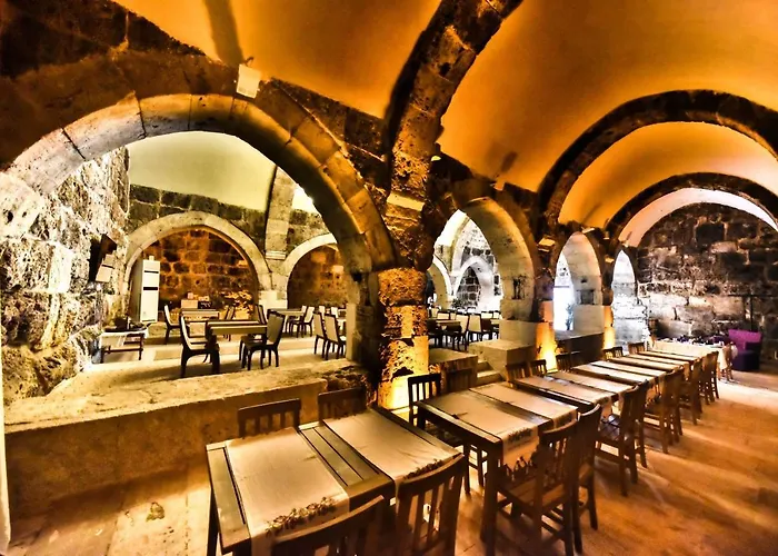 Akhan Kervansaray Hotel *